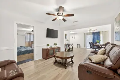 Image de Spacious 4-bedroom house in Arlington close to the Entertainment District