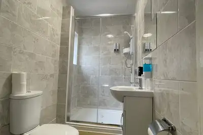 Image de Family Bedroom with Attached Bathroom in Blackpool-Families and Couplies Only