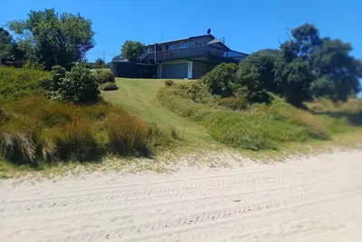 Image de Hosts on the Coast Hahei Sands