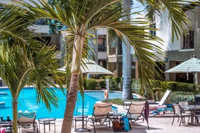 Image de Pc103 - easy Pool Access - Perfect for family or group - Close to Palm Beach - 2br