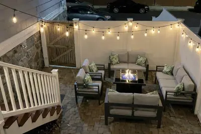 Image de Free Parking Sleeps 10 3bd 3ba Amenities Holiday Home