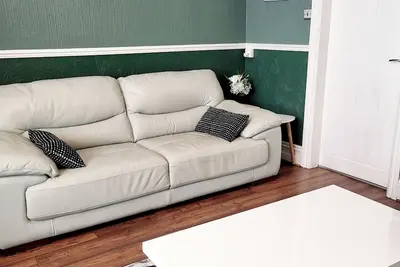 Image de Spacious and Cosy 2-bedroom house in the cool Chadderton neighbourhood