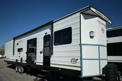 Image de 2025 Forest River 42dms Trailhead of Winona Forest