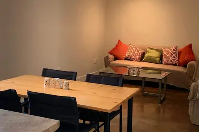 Full Apartment Steps from Chocolate Lake