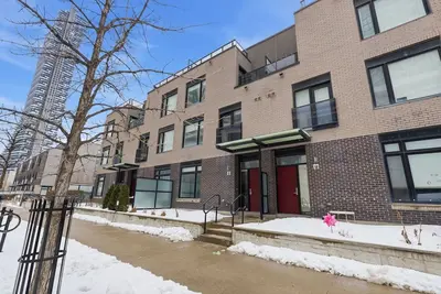 Image de Bright & Spacious 3 Bedroom Townhouse with Parking