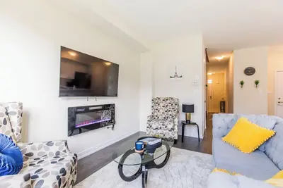 Image de 3 Br house, 15 min to Niagara Falls/Attractions, sleeps 7