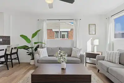 Image de Cozy 2br Retreat with Backyard Lounge