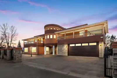 Langley Mansion Events Allowed Sleeps 18