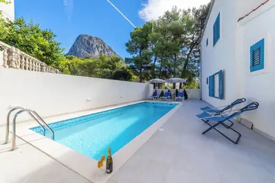 Image de Apartments with pool on the Makarska Riviera near the sea