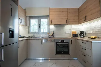 Image de Bright 2-bedroom apartment with Ac in delightful Istro