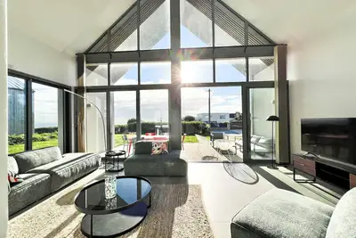 Villa d'architecte avec vue sur la mer