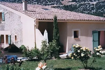 Image de L'Écurie – Charme Provençal au Pied du Mont Ventoux avec Piscine - Toulourenc