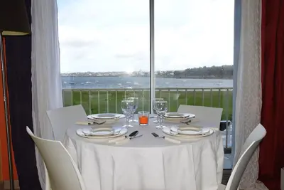 Image de Appartement « Vue Mer Panoramique » avec vue sur mer, balcon et Wi-Fi