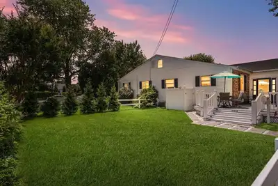 a lovingly curated 2 bedroom, 1 bath coastal cottage