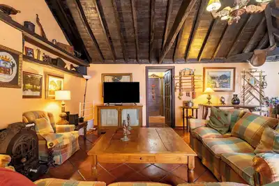 Image de Home2Book Traditional Home with Terrace & Pool