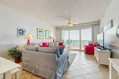 Image de Gulf-front condo with bicycles, lazy river & pickleball