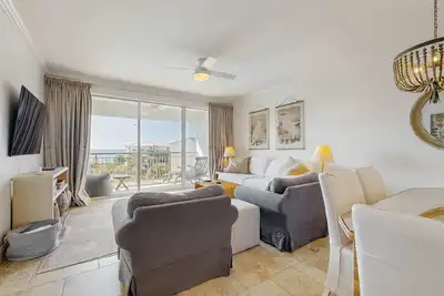 Image de Condo on the beach with tennis, pickleball, shuffleboard & balcony