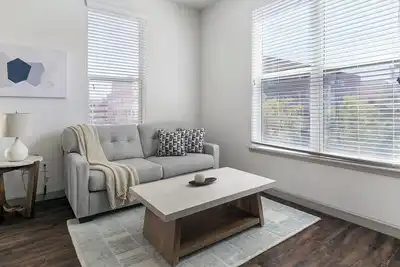 Image de Landing | Incredible 2bd, Courtyard, Game Room