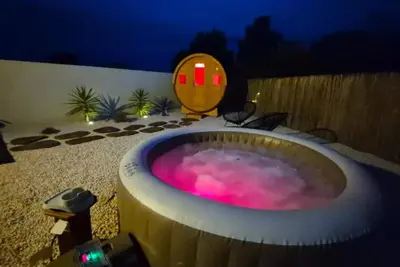 Image de Villa avec piscine spa et sauna