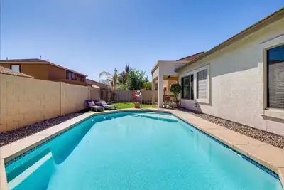 Image de Surprise Getaway with Heated Pool Included! Close to Spring Training and Golf!