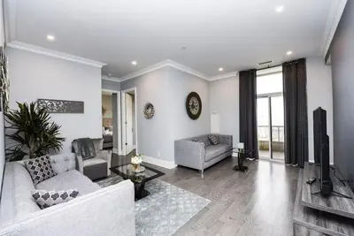 Image de Gorgeous 2-bedroom condo with Ac in vibrant Mississauga-Gph19