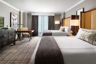 Image de Luxe Retreat Perfect for Groups Seeking Culinary Delights Near Winery l 3 Rooms