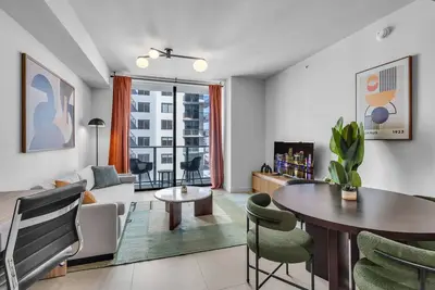Image de Stylish Urban 1br Downtown Rooftop Pool & Views