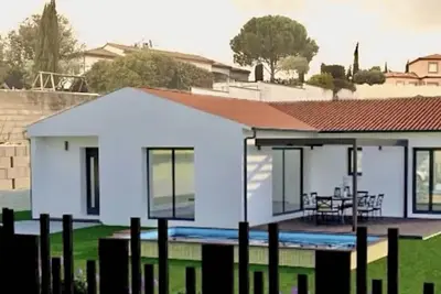Image de Villa ‘Residence Le Petit Duc’- with 4 double bedrooms, heated pool and Ac.