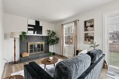 Image de 2 Bed 2 Bath Side of Duplex