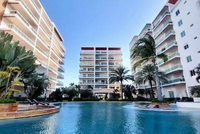 Image de Spectacular view at Pacifika Marina