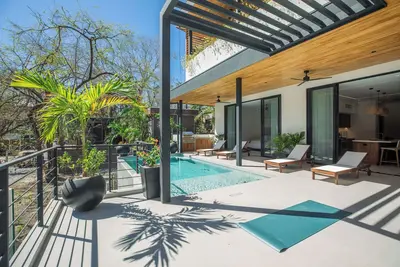 Image de Luxurious Modern Villa Centrally Located in Guiones