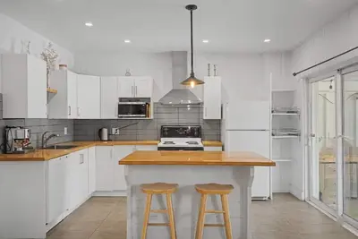 Image de 4br Family | Private Garden | 15 mins to Downtown