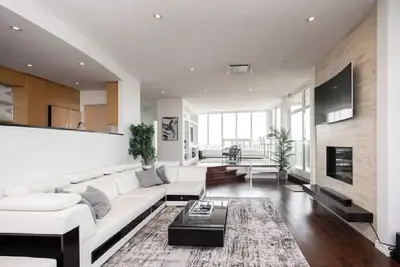 Image de Luxury Riverview Penthouse Condo | 2 Bed | 2 Bath |