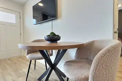 Image de Quiet Escape, Free Parking, Near Downtown Hotspots