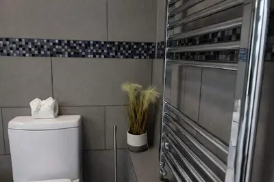 Image de Modern 4br House for 8 Guests | Double Driveway | Perfect for Large Groups