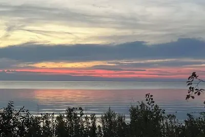 Image de Bayfront cottage with gorgeous sunsets 15 minutes from Sturgeon Bay