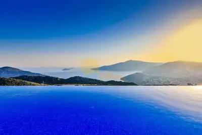 Image de Luxury – Infinity Pool – Jacuzzi – Private Villa