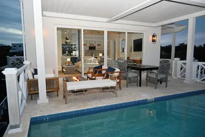 Image de New Luxury Beach House w/Private Pool in Boutique Beachfront Resort