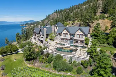 Image de Entire Château in Kelowna, Canada