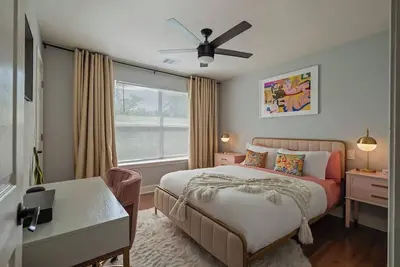 Image de Bohemian Bolthole: Live like a Native Austinite