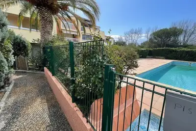 Image de Studio de Charme avec Jardinet Privatif – Cœur du Golfe de Saint-Tropez