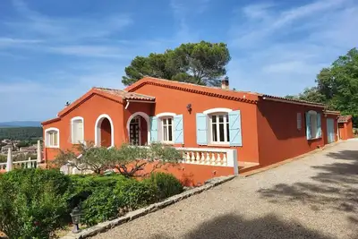 Image de Villa Christine, avec piscine et vue en Provence