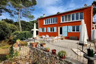 Image de Gîte Guillaume avec piscine et vue en Provence