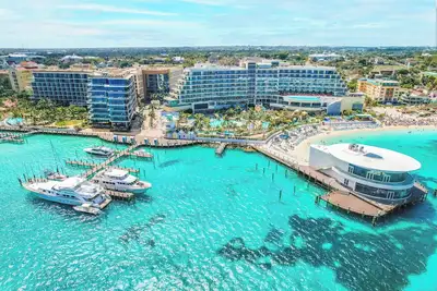 Image de Margaritaville Waterpark Two Bedroom Suite Oceanfront Balcony