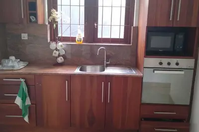 Image de “Luxury 4br Villa with Sunlit Courtyard – Calm Thalawathugoda Retreat”