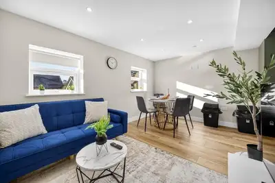 Image de 2br - Fast Wi-Fi - Work Space - Free Parking