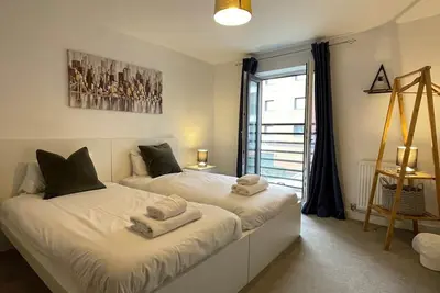 Image de Hawksbill House - 3 Bed with Private Parking Spaces