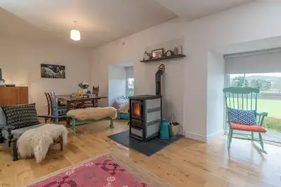 Image de Quirky Chapel Conversion In The Beautiful Dysynni Valley | Brynhoreb