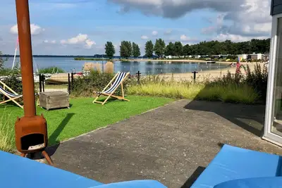 Image de Lovely beach house right on the Veluwemeer