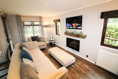 Image de Grasmere 12, White Cross Bay, midway between Ambleside & Windermere with hot tub